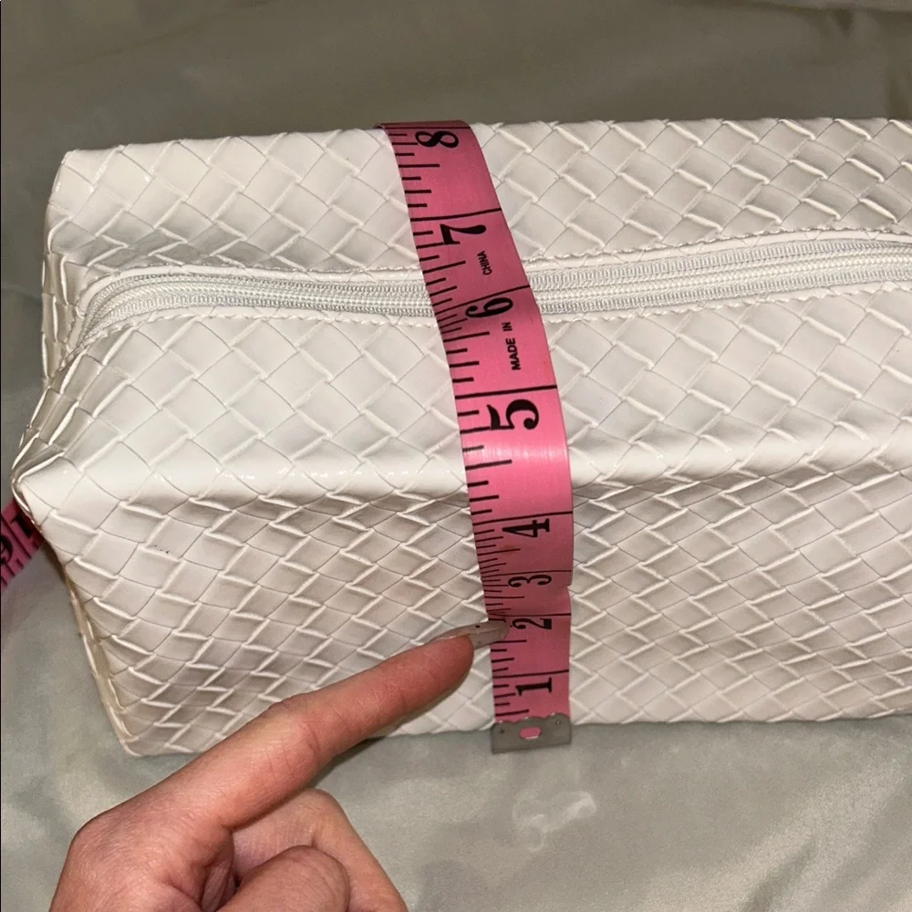 White Woven Patterned Cosmetic Bag